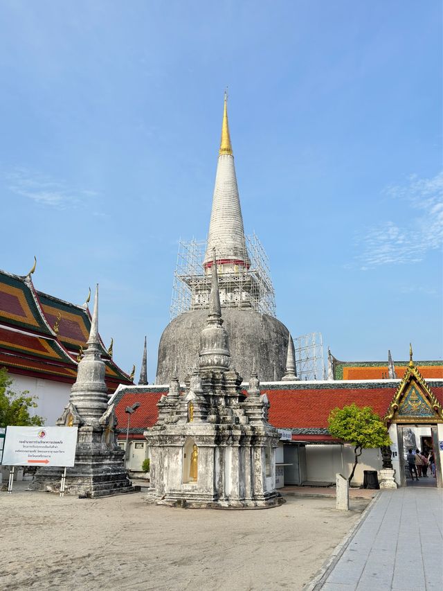 📍“เกิดมาชาติหนึ่งขอได้กราบพระบรมธาตุเมืองคอน”