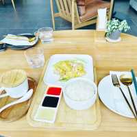 WM HOTEL 近海濱，餐廳 W Thai！無比憩意！