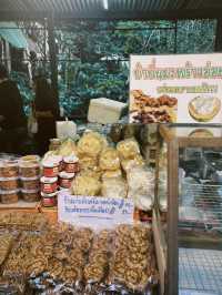 ร้านไอติมชื่นใจนี้ที่แม่กำปอง
