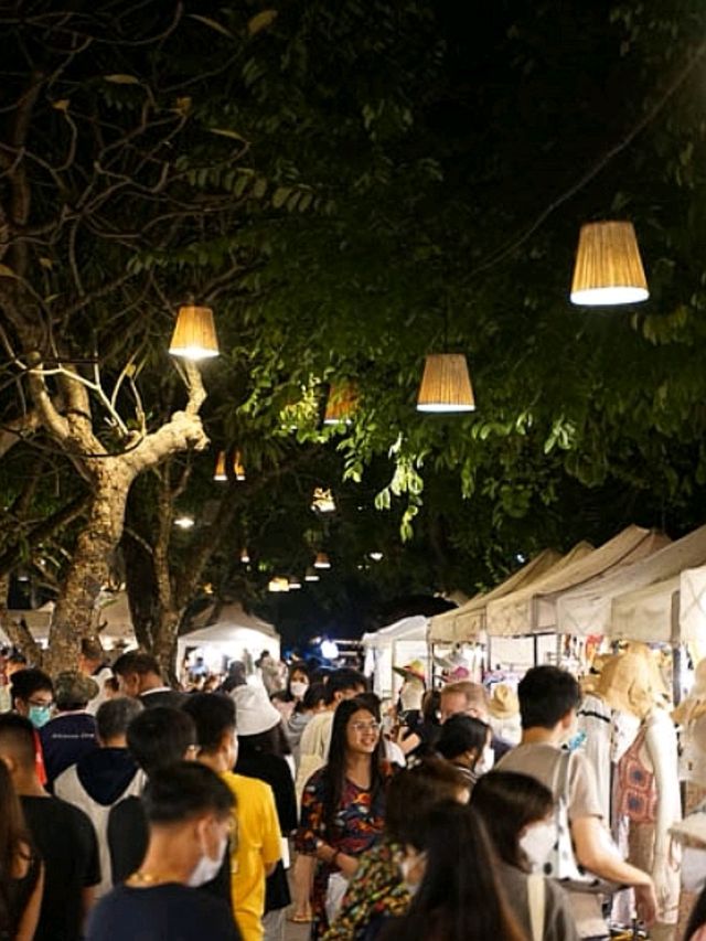 CICADA MARKET ตลาดนัดกลางคืนชื่อดั​งของหัวหิน