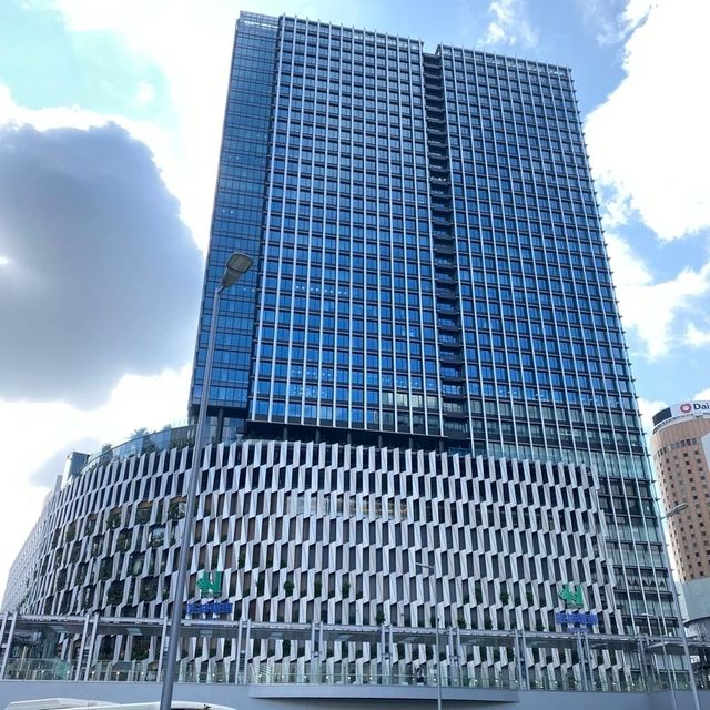 都会のオアシス屋上広場