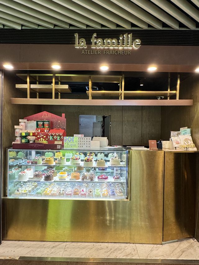 聖誕派對必備多款色彩繽紛蛋糕，推介La Famille蛋糕店