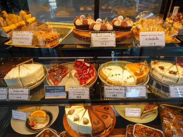 Siree Patisserie คาเฟ่ชิลๆ ติดริมแม่น้ำ