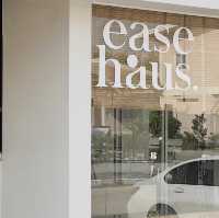 Ease haus Cafe：舒適環境，美味咖啡和蛋糕