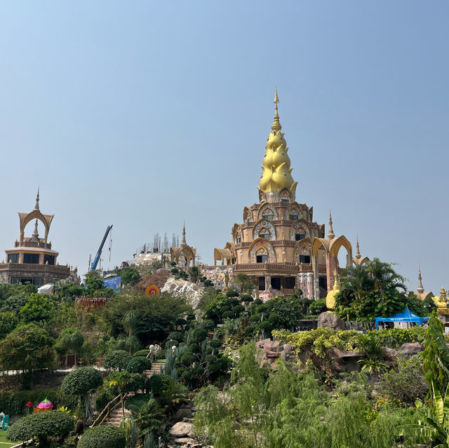 วัดพระธาตุผาซ่อนแก้ว