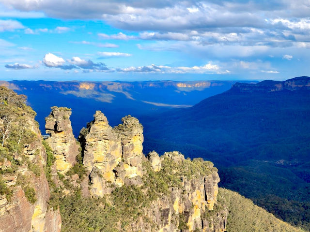 Three Sisters walk