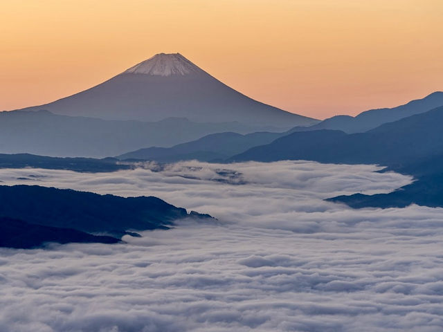 The Mt. Fuji in distance! 