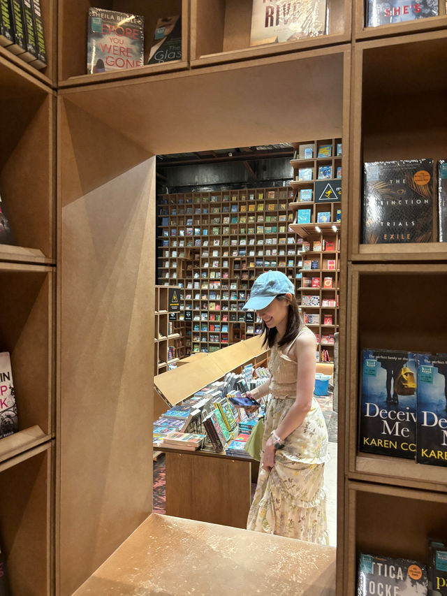 Bookxcess RexKL ร้านหนังสือสุดปังใน KL
