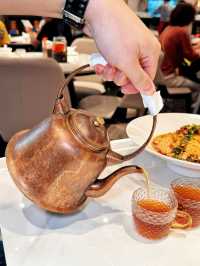 「鴨小七湖貝站：片皮鴨現烤，價格相宜！」