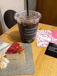 【福岡カフェ】定期的に個展が行われるアートに触れられるカフェ
