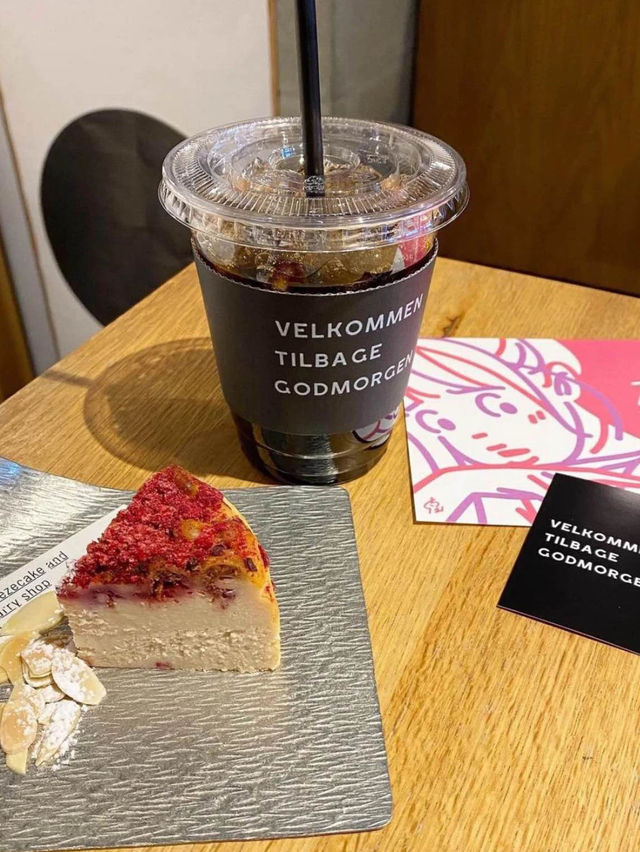 【福岡カフェ】定期的に個展が行われるアートに触れられるカフェ