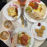 去旅行一定要食早餐