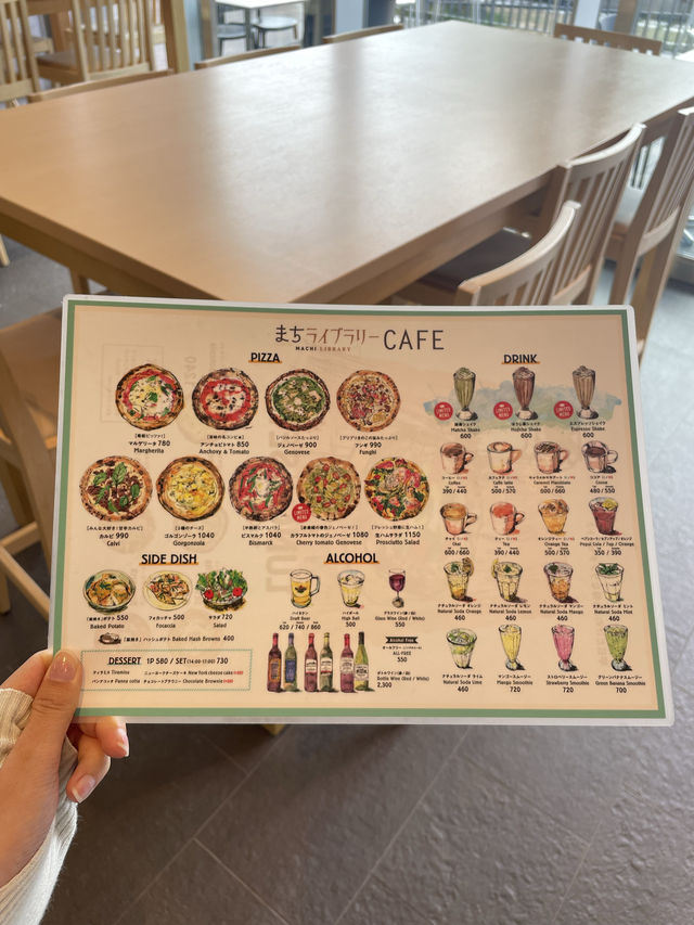 大阪　ピザが絶品のブックカフェ📚🍕