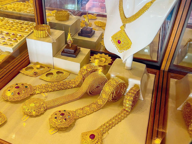 ลงยาเครื่องประดับ ที่ร้านทองโบราณ จังหวัดสุโขทัย