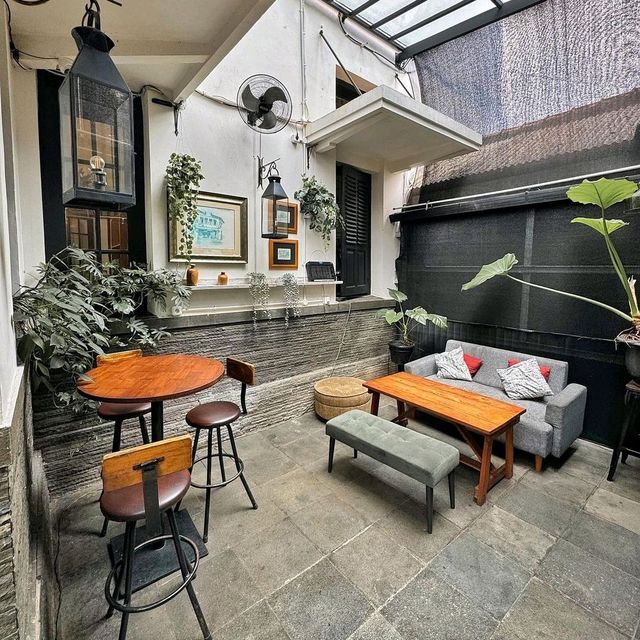 SERUMAH REUNITE CAFE | MODERN CLASSIC VINTAGE CONCEPT CAFE