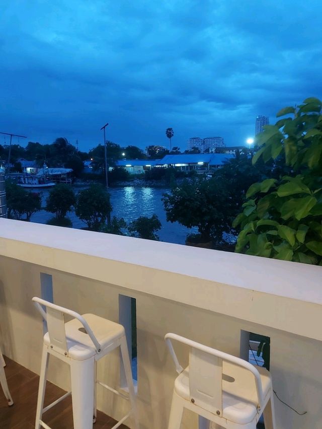Rock Sand Cafe’ & Bar @บางเสร่ ชลบุรี