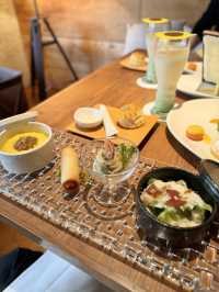 【東京/新宿】ゴッホのひまわりとコラボアフタヌーンティー🌻