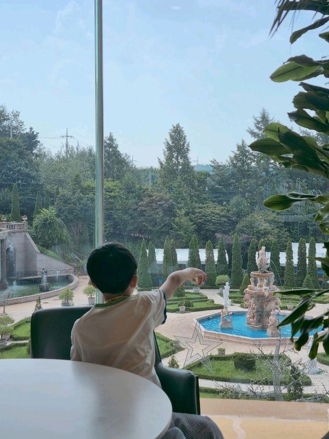 엄청난 정원뷰의 카페! 여긴 꼭 가세요!