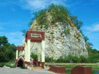 อุทยานหินเขางู จ.ราชบุรี