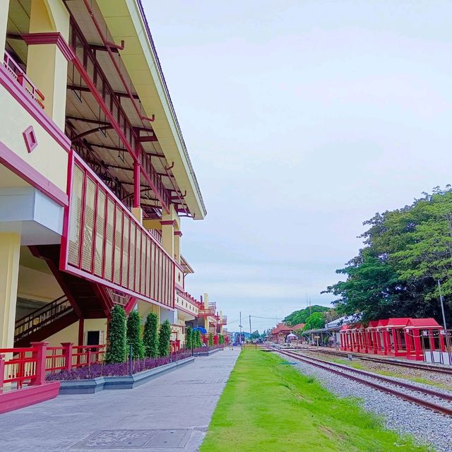 สถานีรถไฟหัวหิน...จุดเช็คอินห้ามพลาด