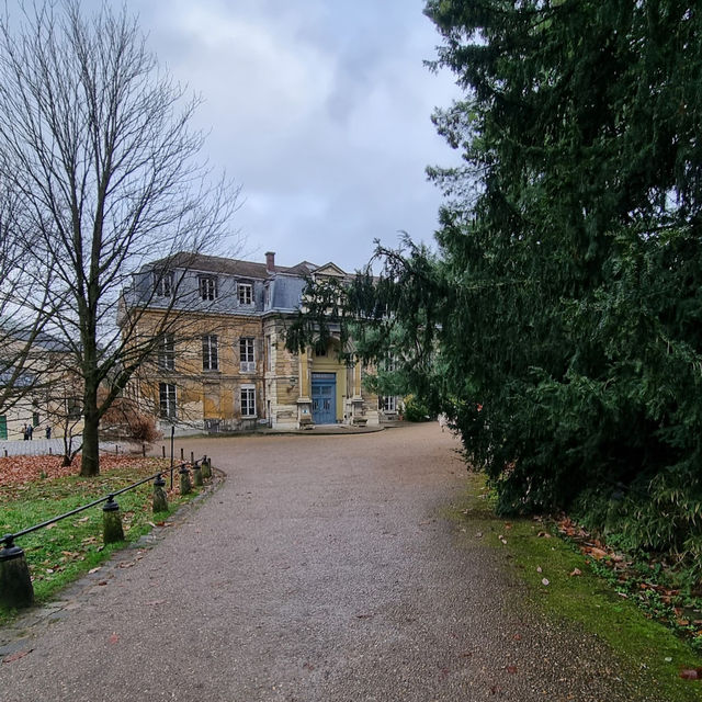 Jardin des Plantes: A Botanical Haven in the City