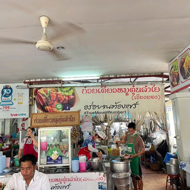 ลำพูนเมืองเล็กๆที่น่ารัก วัดสวย ของกินอร่อย 