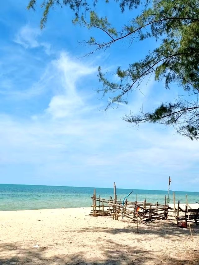 A RELAXING STOP AT NA THAP BEACH