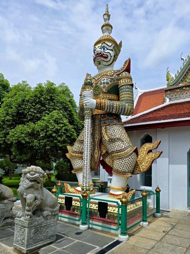 Exploring the Wat Arun, an iconic historical landmark in Bangkok.