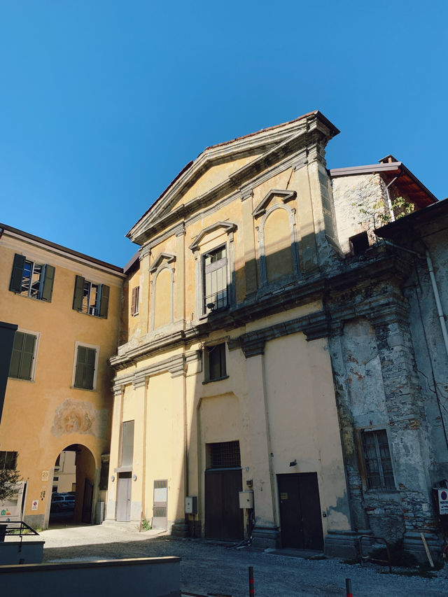 Unforgettable Hospitality: A Warm Welcome at a 17th-Century Monastery B&B in Como