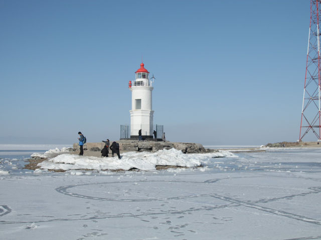 [海參崴]在冰雪中為船隻領航的燈塔