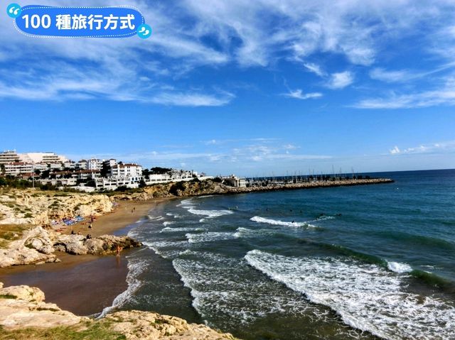 錫切斯：巴塞隆納近郊度假濱海小鎮-美麗沙灘與海景