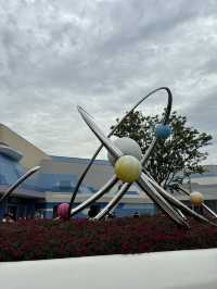 รีวิวเครื่องเล่น Monster, Inc. Ride & Go Seek