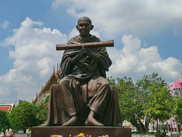 ไหว้สมเด็จพระพุฒาจารย์โต พรหมรังสี วัดระฆัง