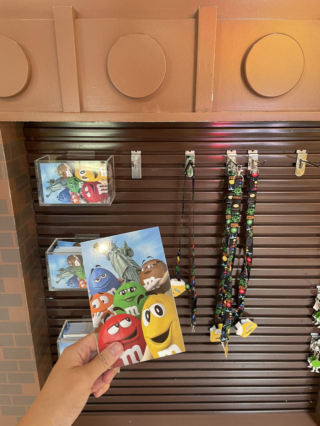 찰리 초콜릿 공장 대신 뉴욕 M&M's에 들러 보시는 건 어떨까요?