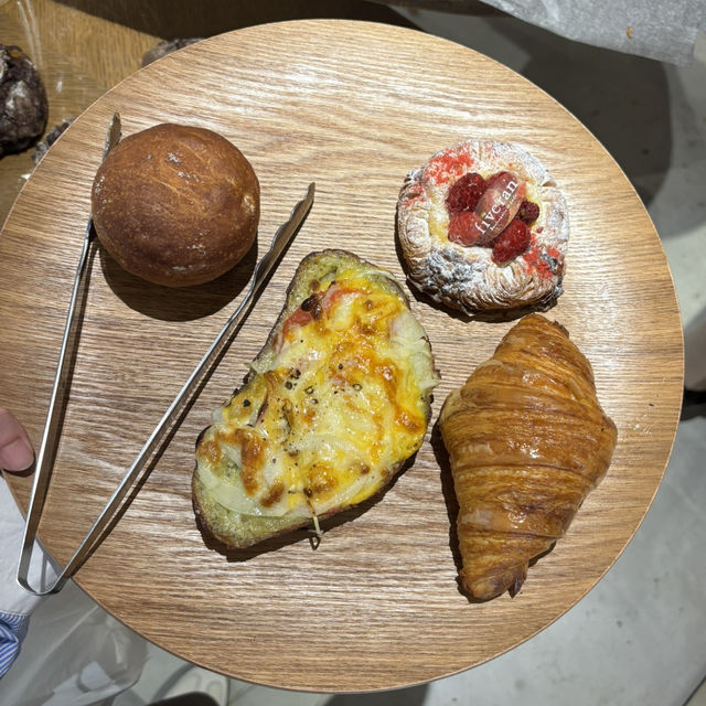 【大阪】平日でも並ぶパン屋🥐