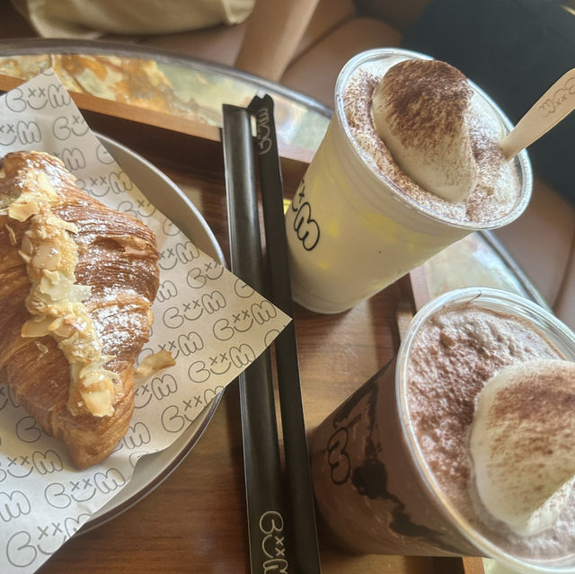 CUM Coffee - The Office Thonglor