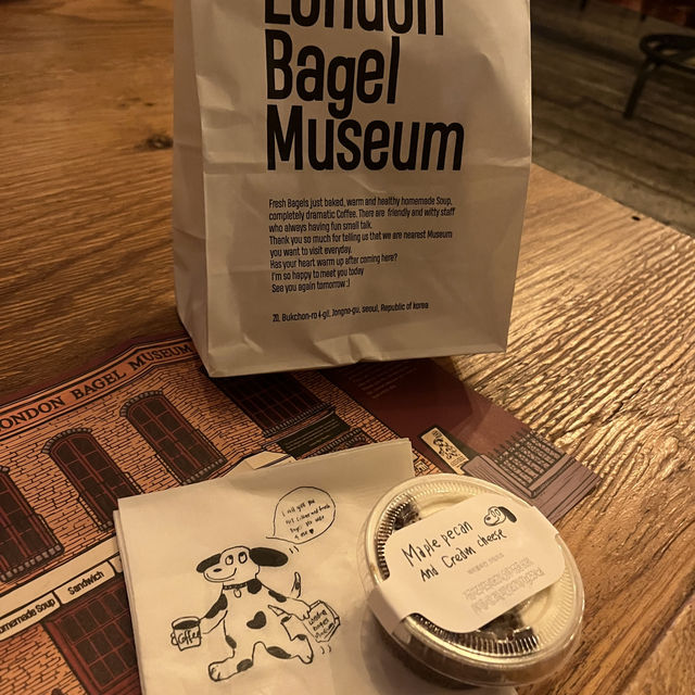 おしゃれなベーグル屋さん🥯好きなクリームで味変！
