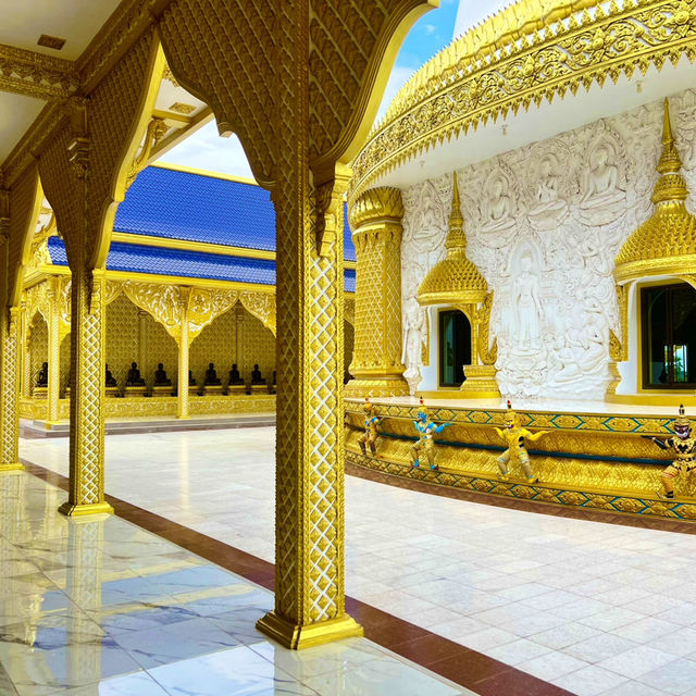 สักการะพระบรมสารีริกธาตุ วัดนามะตูม