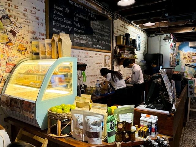 The Cubano by Phanhsy คาเฟ่เวียงจันทน์ ลาว