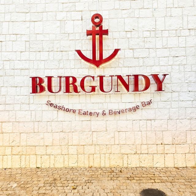 Burgundy Cafe วิวสวย กาแฟอร่อย