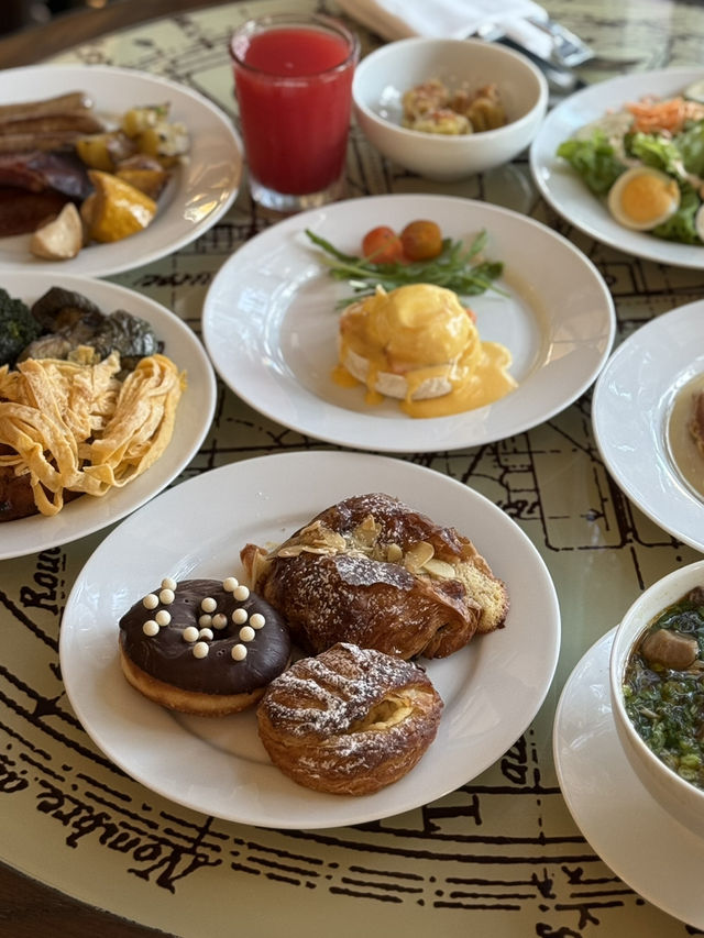 Amazing breakfast selection!🍳