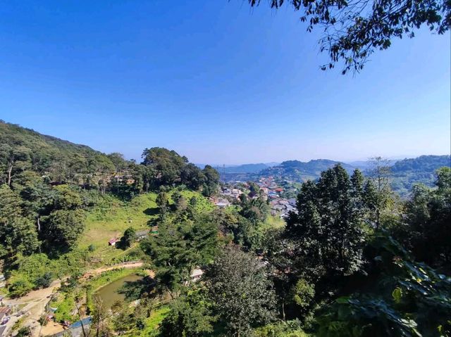 สถานที่เพื่อรำลึกบุคคลสำคัญ ของหมู่บ้านสันติคีรี