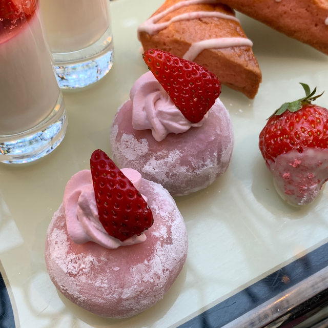 Cherry Blossom Bliss at THE STRINGS Omotesando🌸
