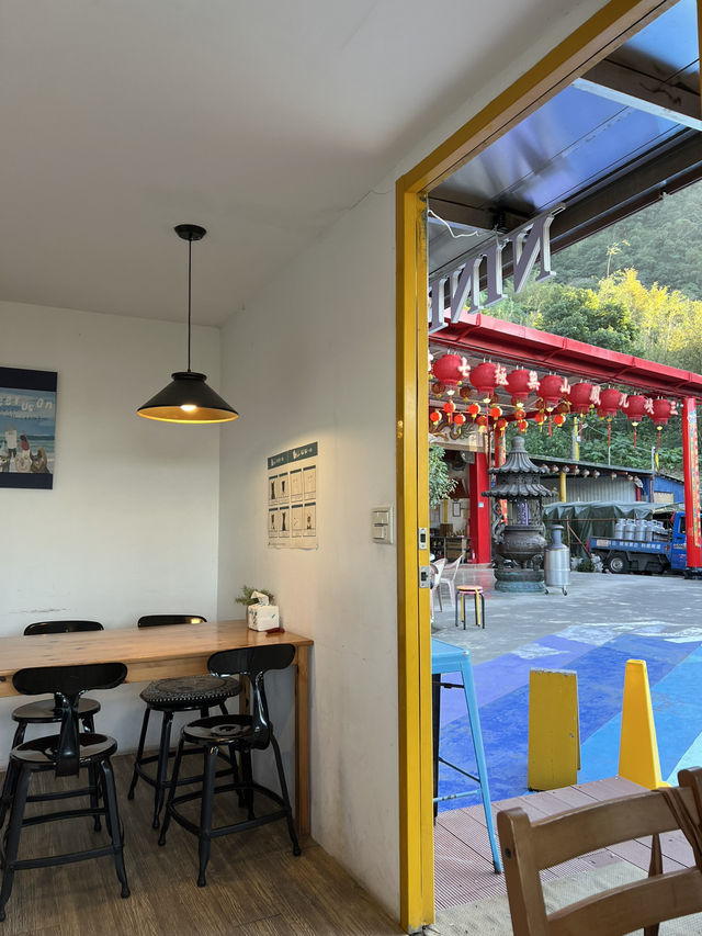 新北市 宮廟也能賞景喝咖啡☕️