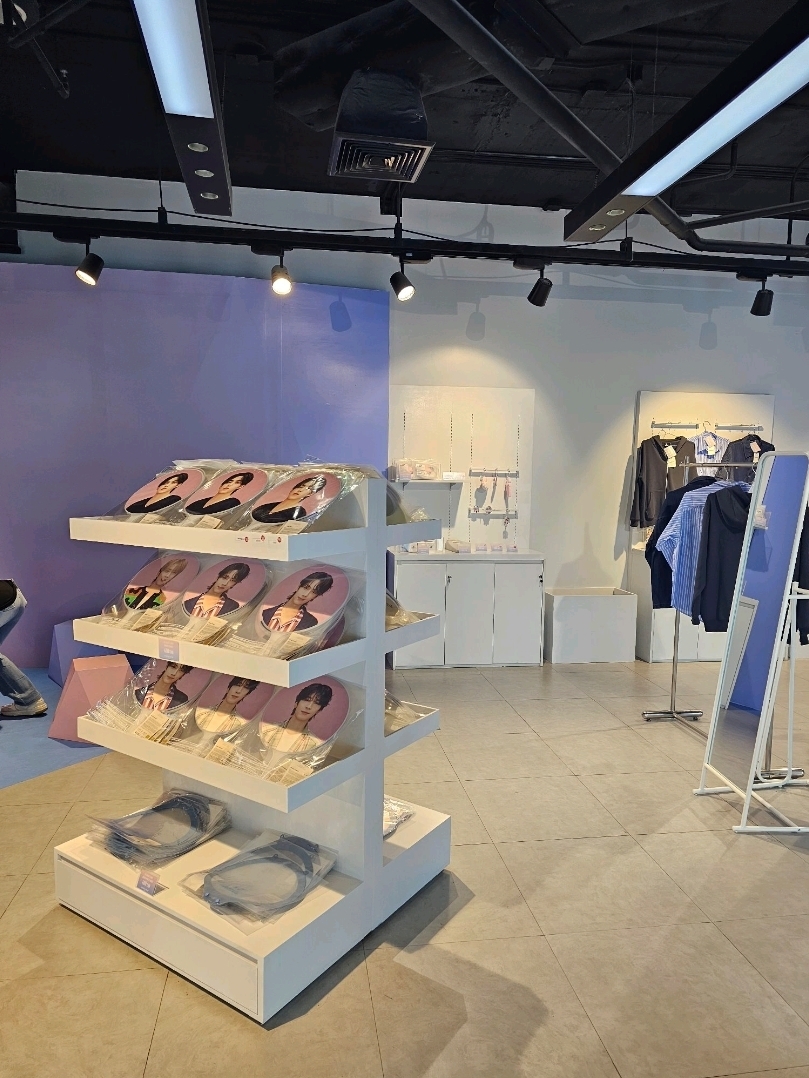 バンコク　POPUP A look inside SEVENTEEN POP-UP IN BANGKOK 2025 | Trip.com Bangkok