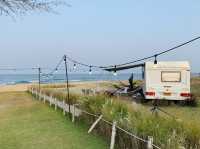 Eureka Beach Cafe Huahin พักผ่อนสุดชิลในรถบ้านริมเ