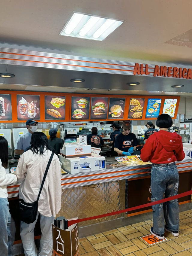 沖繩最棒的A&W漢堡店！
