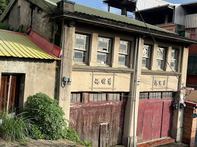 重建街戀愛巷✨浪漫與藝術的結合 🌸❤️