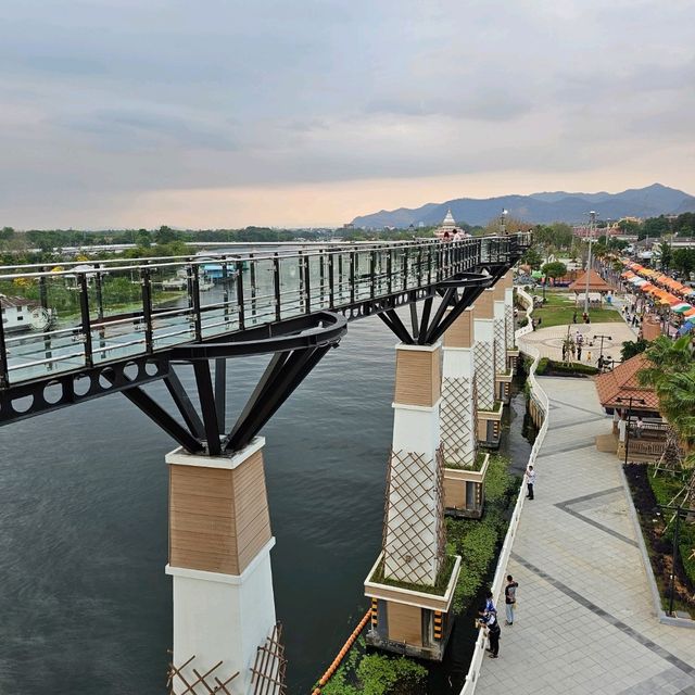 ชมวิวสวยๆ บน Skywalk กาญจนบุรี
