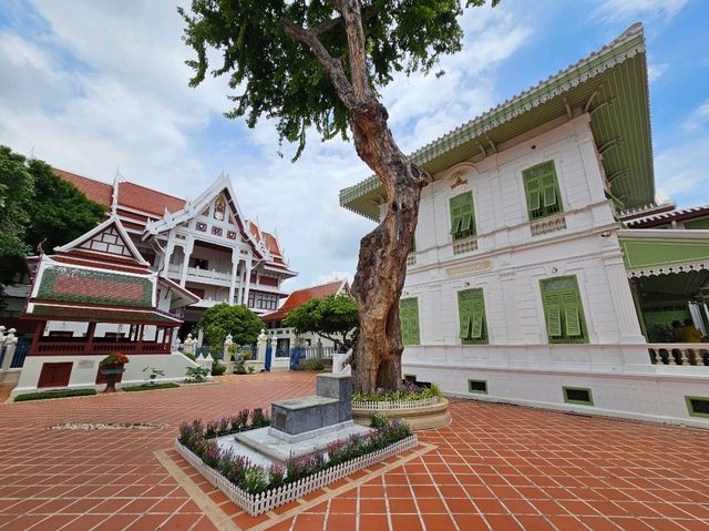 พระตำหนักเพ็ชร ณ วัดบวรนิเวศวิหาร